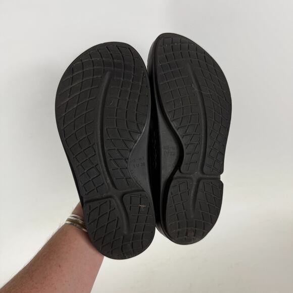 OOFOS OOriginal Sport Recovery Thong Sandals Women's 7 Graphite Slip-On Comfort - Picture 8 of 9